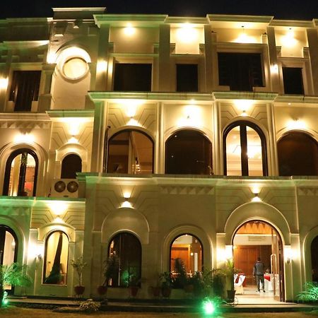 Hotel Pushap Palace Patiāla Exterior foto